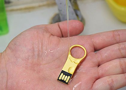 Can Waterproof USB Memory Really be Waterproof?